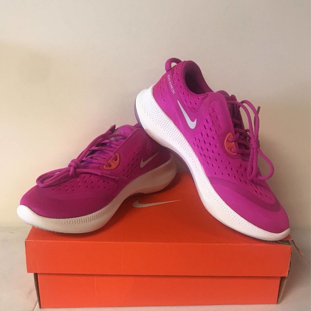 NIKE WOMENS SIZE 6.5 JOYRIDE DUAL RUN RUNNING SHOES, PINK - Picture 2 of 8